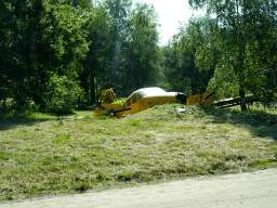 Airplane at the Safaripark Beekse Bergen, viewed from the car during the Autosafari