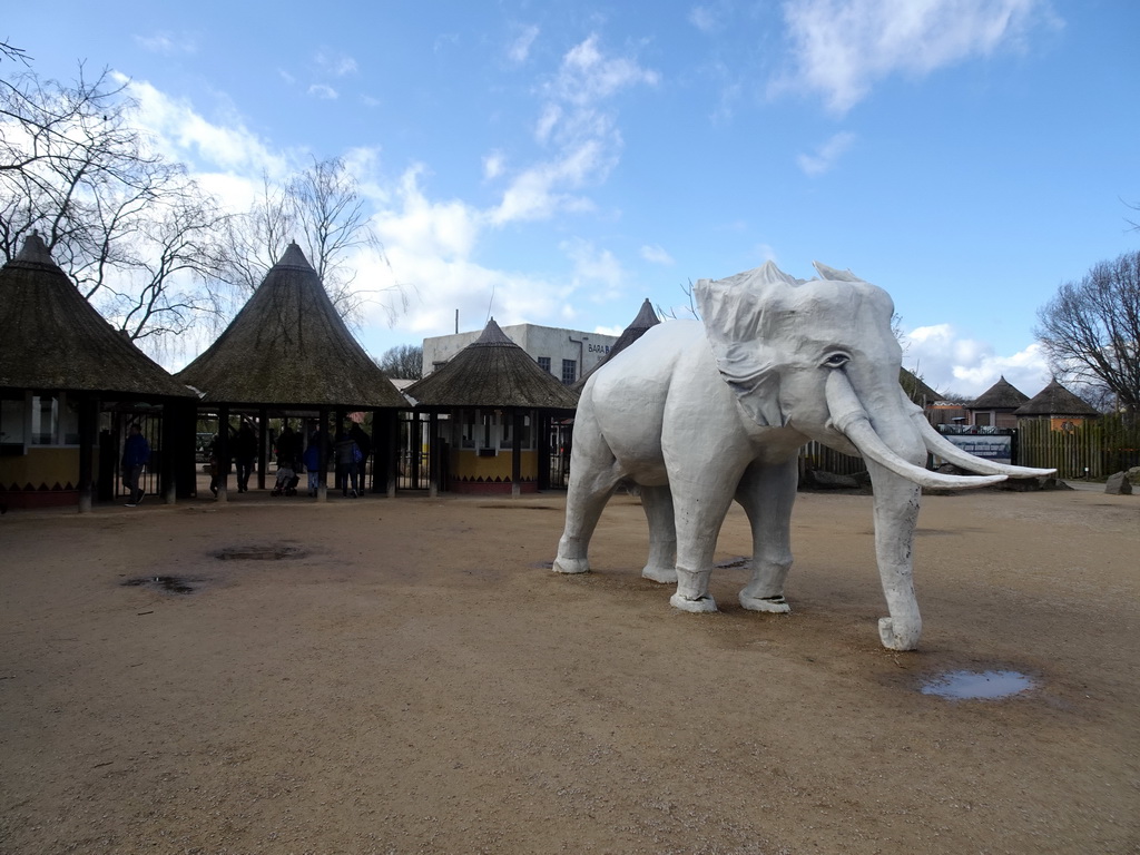 Elephant statue and entrance at the Entreeplein square at the Safaripark Beekse Bergen