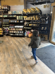 Max at the Giraf shop at the Safaripark Beekse Bergen