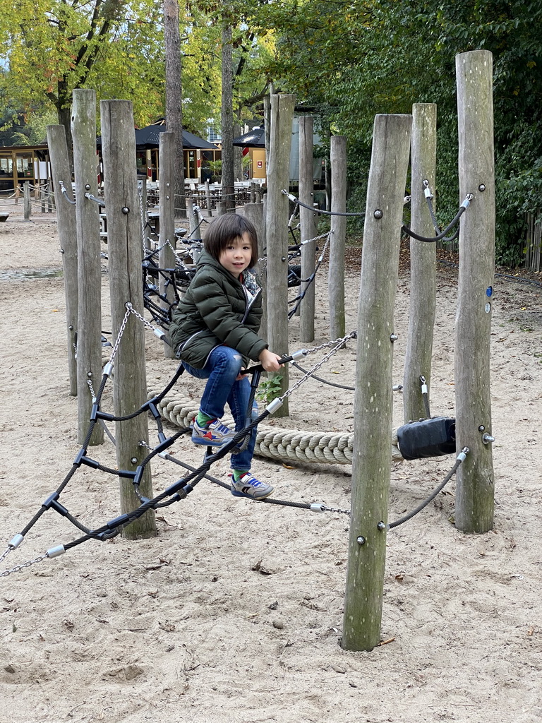 Max at the playground at the Kongoplein square at the Safaripark Beekse Bergen