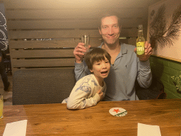 Tim and Max with a Hert Samen Leven Radler beer at the Brasserie Miggelenberg restaurant at the Landal Miggelenberg holiday park