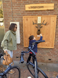 Miaomiao and Max returning the keys of the rental bikes at the Reception at the Landal Miggelenberg holiday park