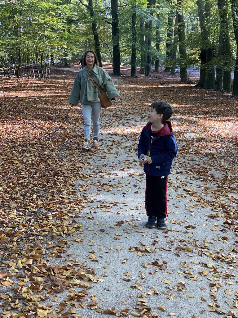 Miaomiao and Max at the Houtkampweg road