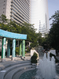 hongkong_2_094 - 305 kb - 768x1024 - Fountain at Hong Kong Park Fountain at Hong Kong Park