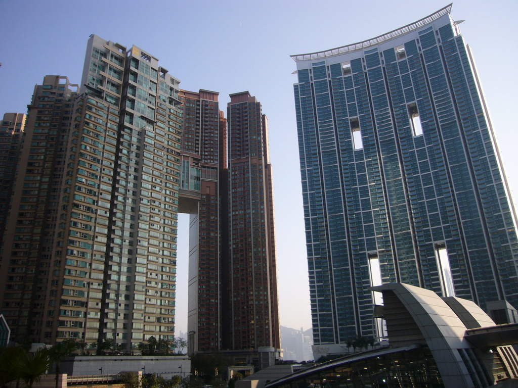 Arch Towers at Union Square at Kowloon