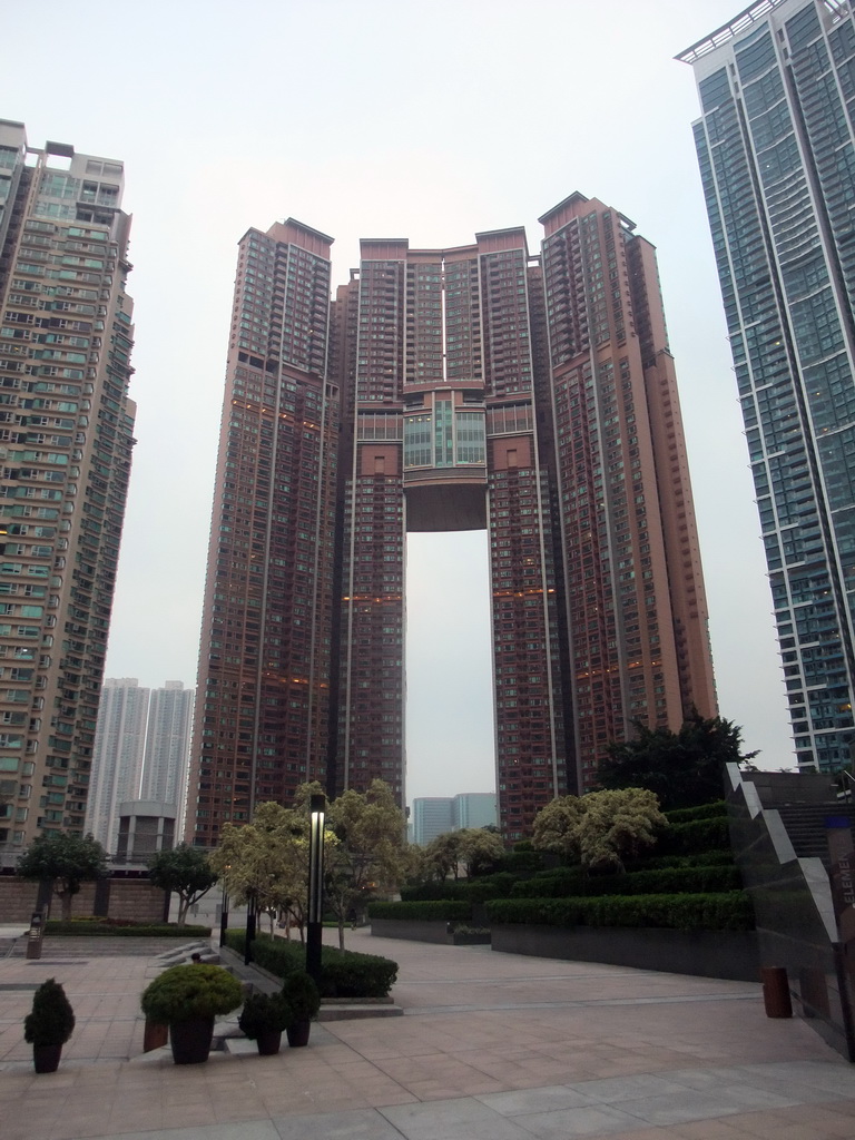 Arch Towers at Union Square at Kowloon