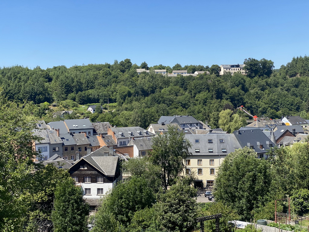 The town center with the Houtopia recreation center, viewed from the Rue Sainte-Anne street