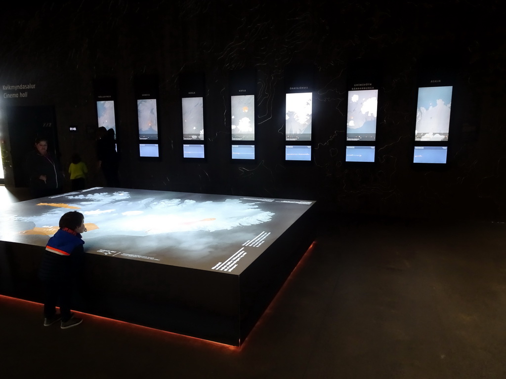 Max with the interactive map of Iceland at the Entrance Area at the Lava Centre