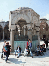 Miaomiao, Ana and Nardy at the fountain on the Inner Courtyard of the Blue Mosque