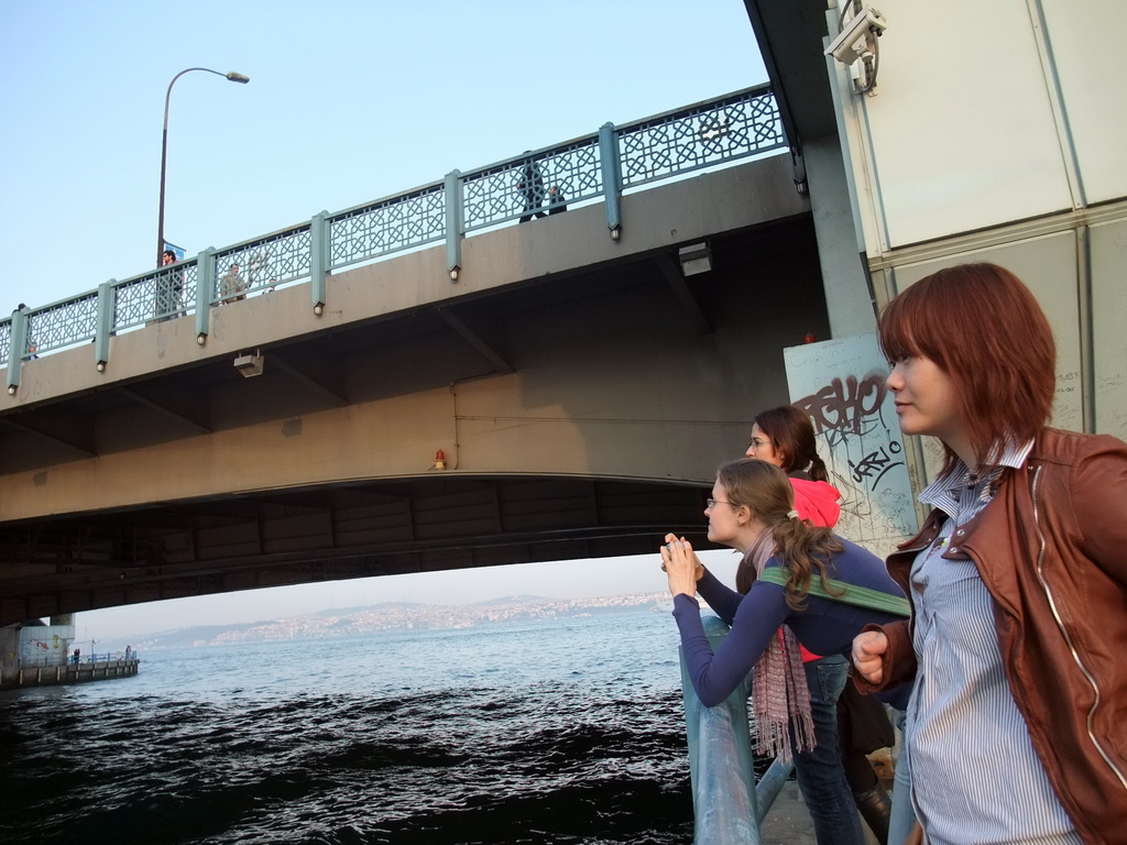 Miaomiao, Ana and Nardy at the south end of the Galata Bridge over the Golden Horn bay