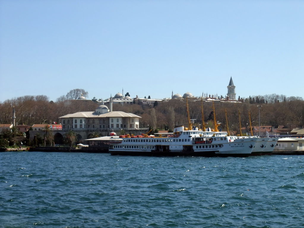 Topkapi Palace and boats in the Bosphorus strait, viewed from the Bosphorus ferry