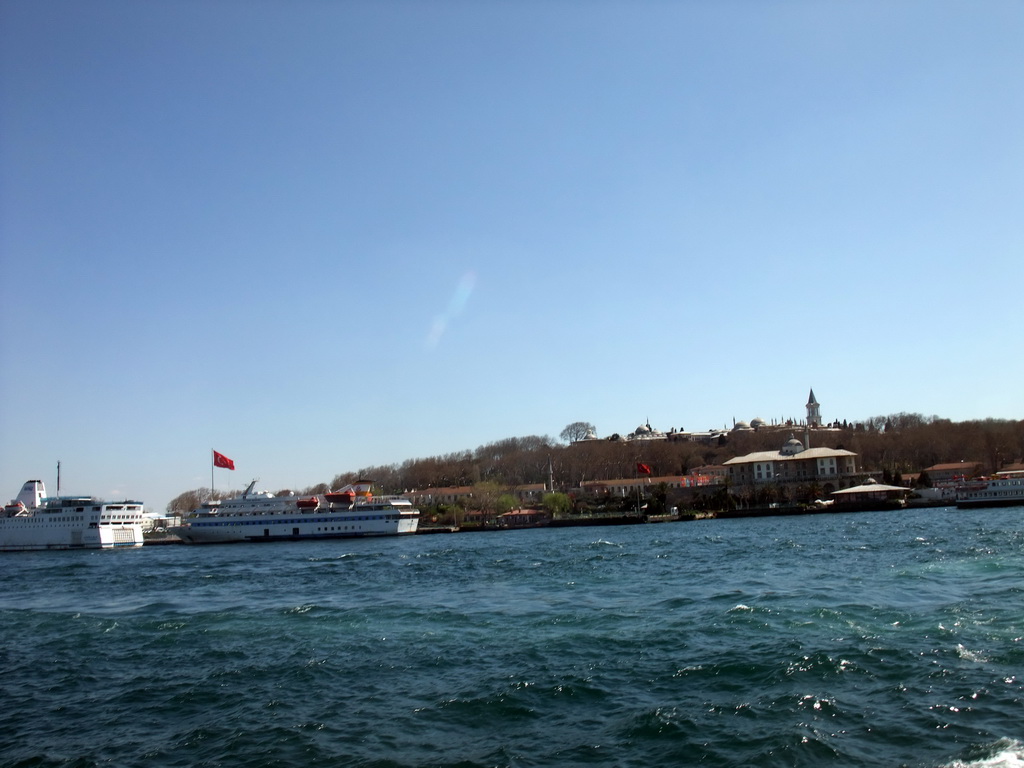 Topkapi Palace and boats in the Bosphorus strait, viewed from the Bosphorus ferry