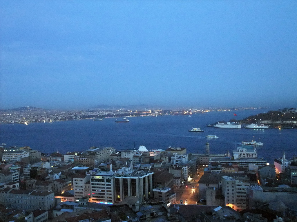 View on the Golden Horn, the Bosporus strait and the Topkapi Palace, from the top of the Galata Tower, by night
