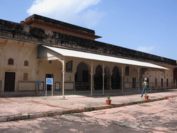 Rick in front of one of the rooms of Jaigarh Fort