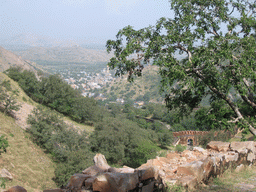 Hills and houses at the west side of Amber, viewed from the road from Jaigarh Fort to Amber Fort