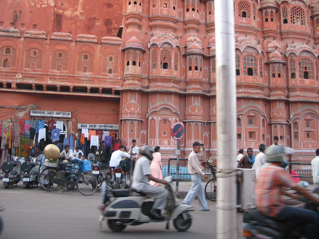 Front of the Hawa Mahal palace, viewed from the Hawa Mahal road