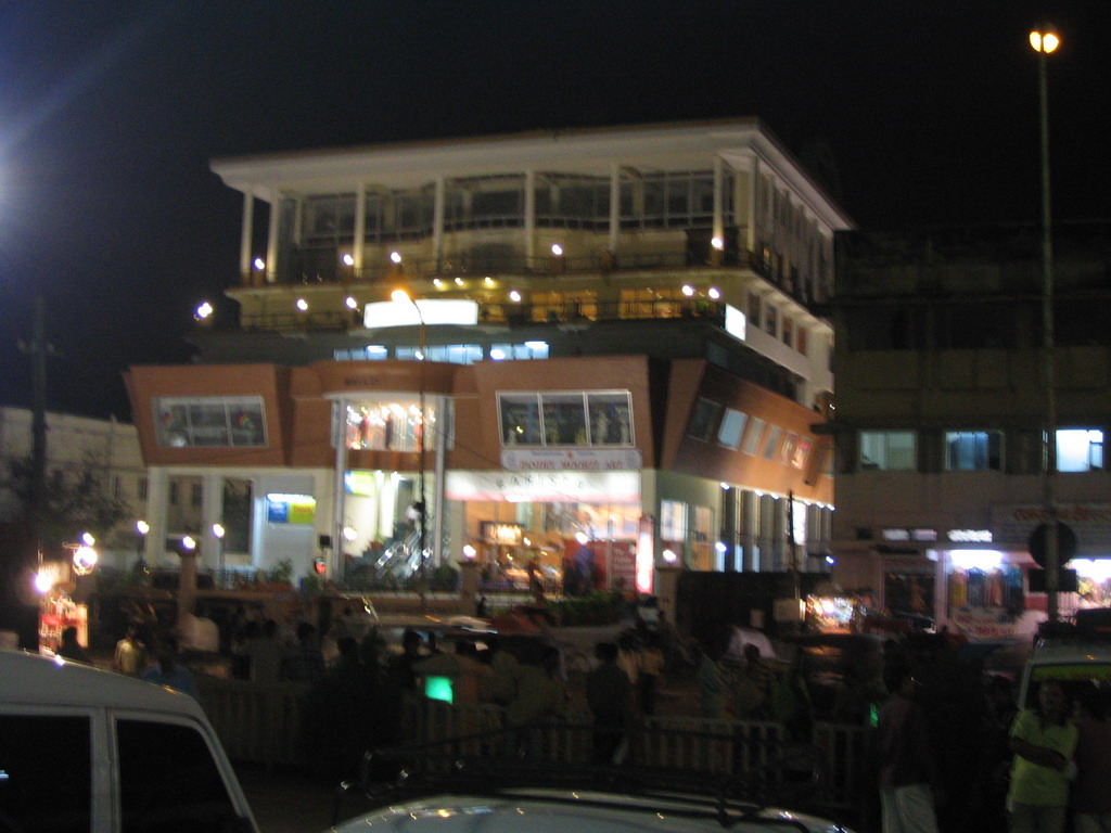 Front of Mall 21 at Jan Path Road, by night