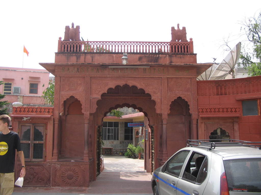 David at the front gate of the Rajasthan Palace Hotel