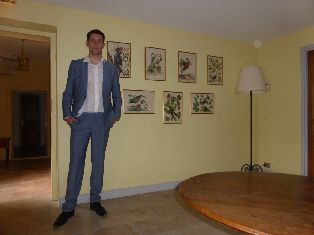 Tim at the second floor of the Château de Beauregard castle