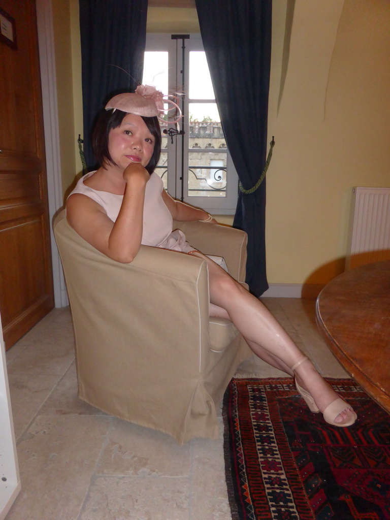 Miaomiao in a chair at the second floor of the Château de Beauregard castle