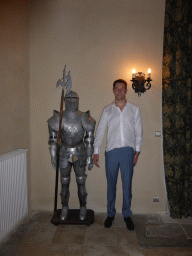 Tim with an armour at the ground floor of the Château de Beauregard castle