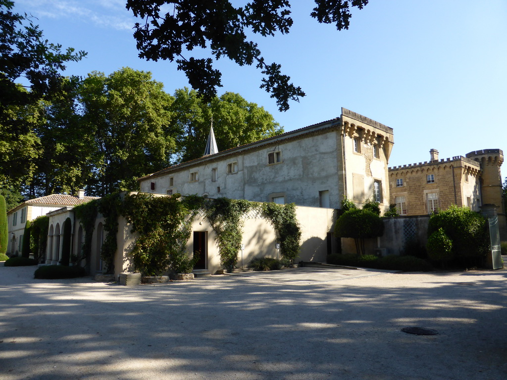 Front left side of the Château de Beauregard castle