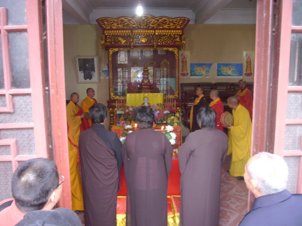 Buddhist monks at Youguo Temple