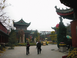 Pavilions and plants at Youguo Temple