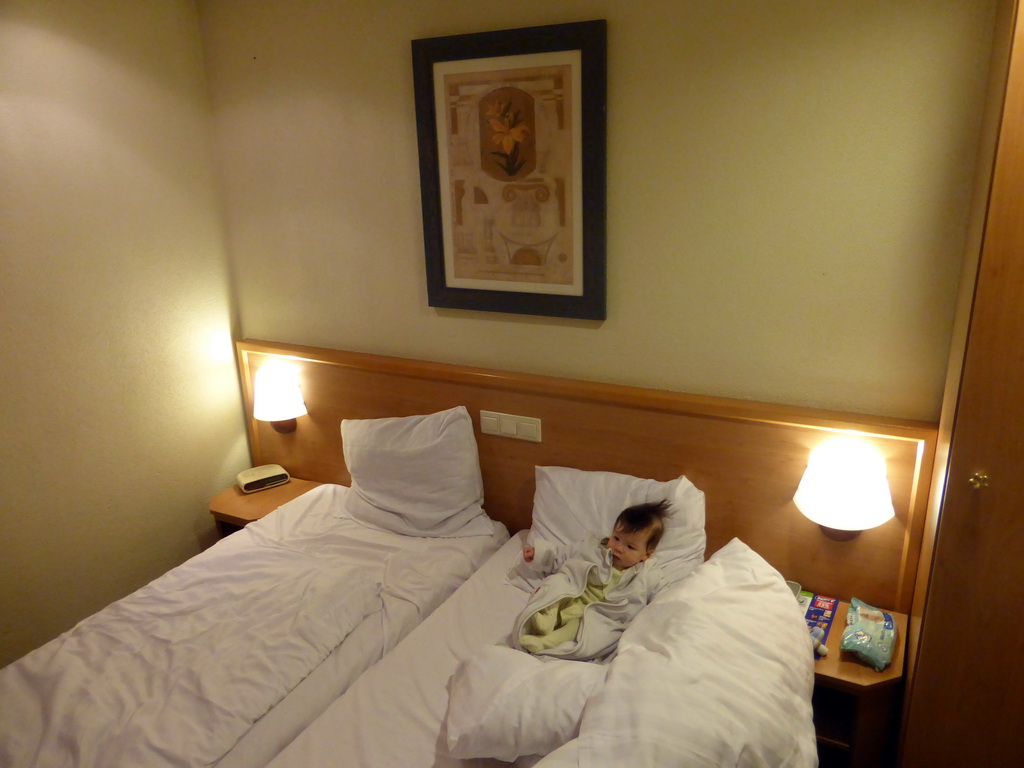 Max on the bed of our holiday home at the Center Parcs Kempervennen holiday park