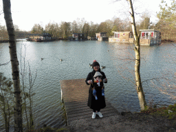 Miaomiao and Max at the holiday houseboats at the northeast side of the main lake at the Center Parcs Kempervennen holiday park