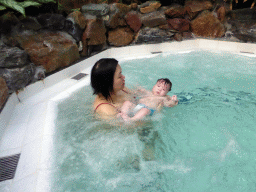 Miaomiao and Max in the whirlpool at the Aqua Mundo swimming pool of the Center Parcs Kempervennen holiday park