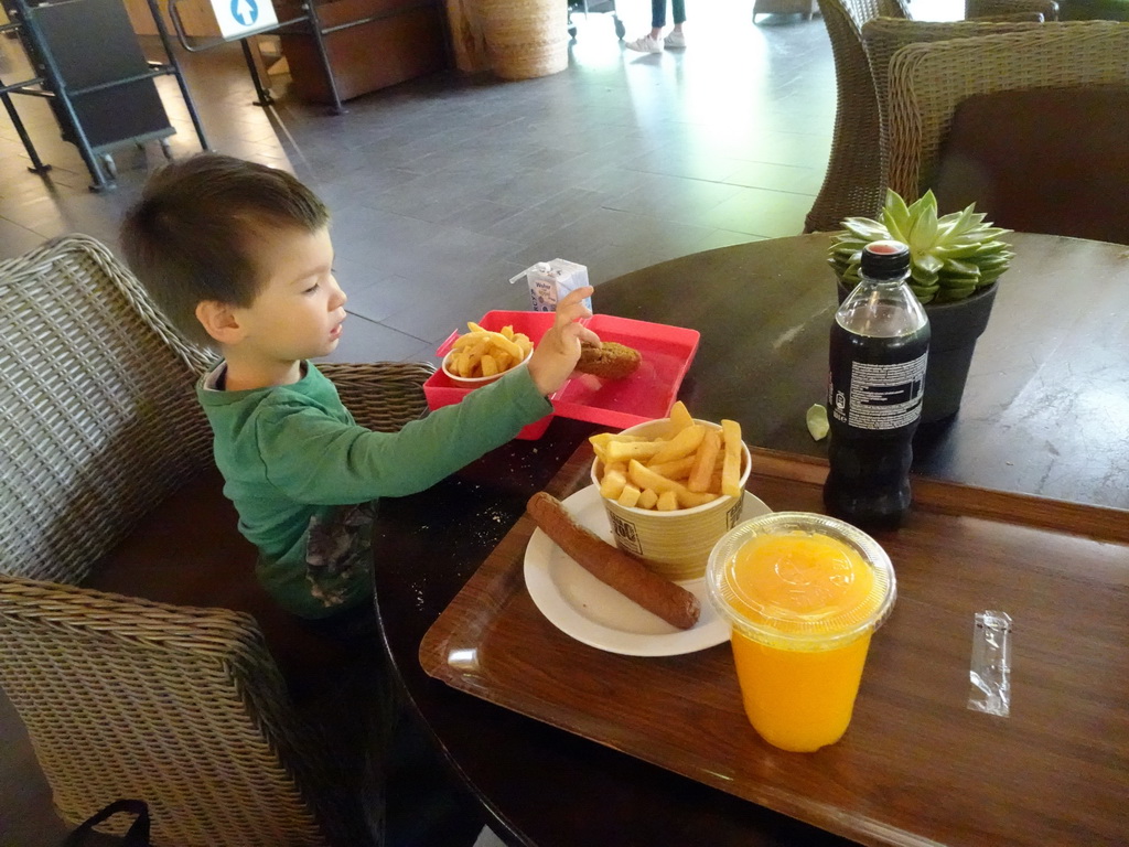 Max having lunch at the Gaia`s Kitchen restaurant at the GaiaZOO