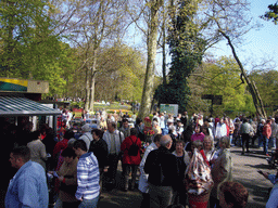 Square near the main entrance and the central lake of the Keukenhof park