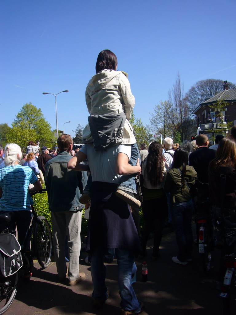 Tim and Miaomiao at the flower parade in Lisse