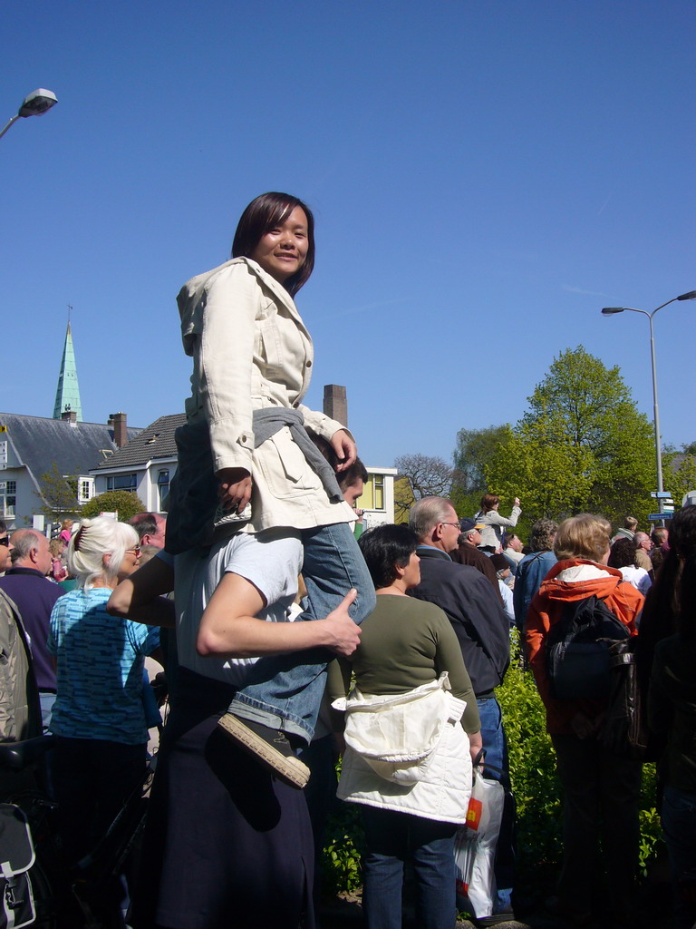 Tim and Miaomiao at the flower parade in Lisse