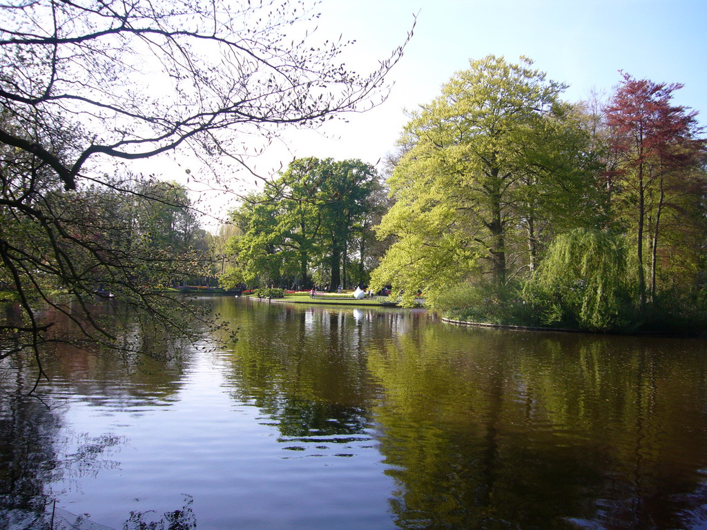 The central lake of the Keukenhof park