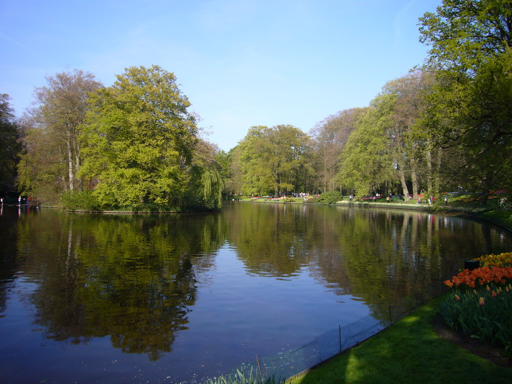 The central lake of the Keukenhof park