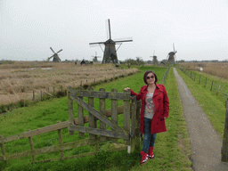 Miaomiao with the Nederwaard and Overwaard windmills, viewed from the southeast side of the Museum Windmill Nederwaard