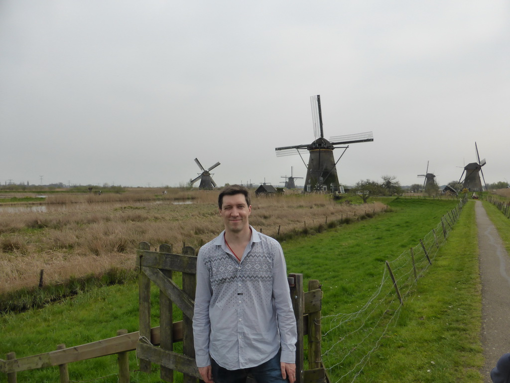 Tim with the Nederwaard and Overwaard windmills, viewed from the southeast side of the Museum Windmill Nederwaard