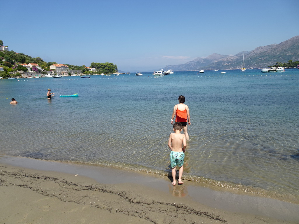 Miaomiao and Max at the Donje Celo Beach