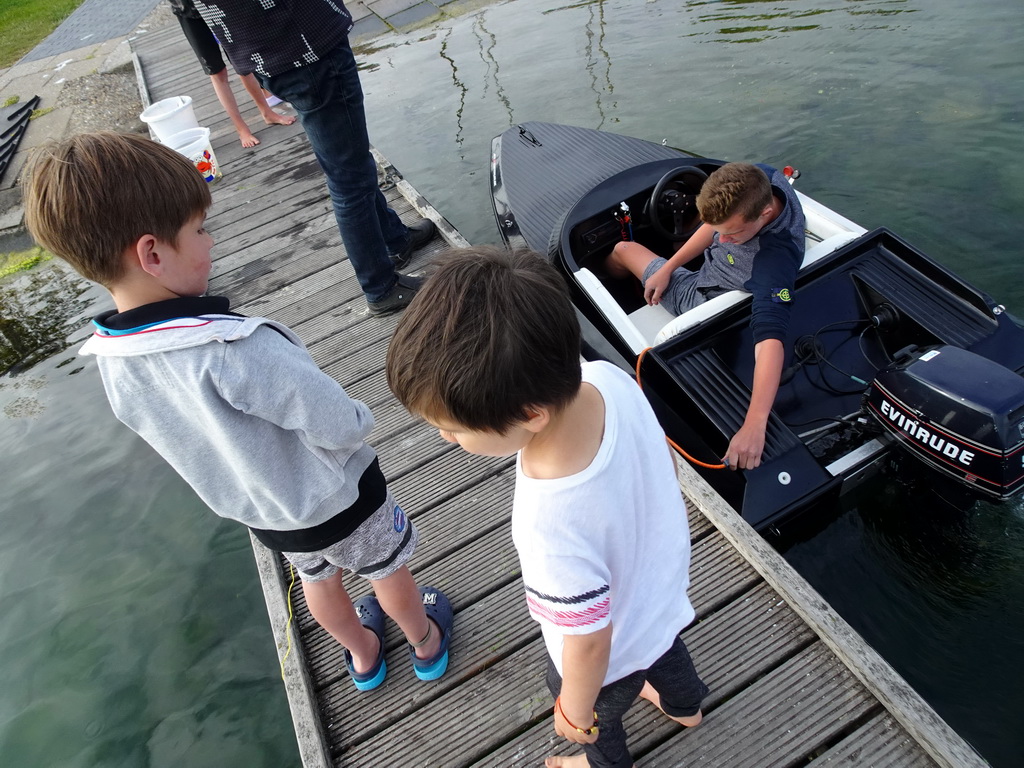 Max and his friend catching crabs at Camping and Villa Park De Paardekreek