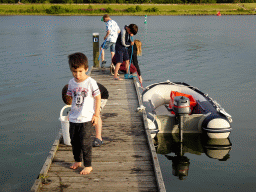 Max and his friends catching crabs at Camping and Villa Park De Paardekreek