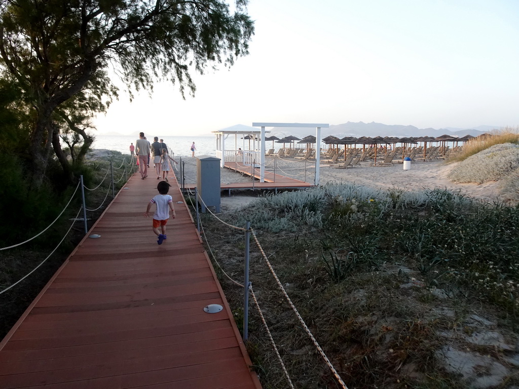 Max on the path to the beach of the Blue Lagoon Resort