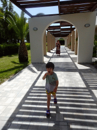 Miaomiao and Max at the walkway at building 7000 at the Blue Lagoon Resort