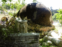 Ruins at the Platía Platanou square