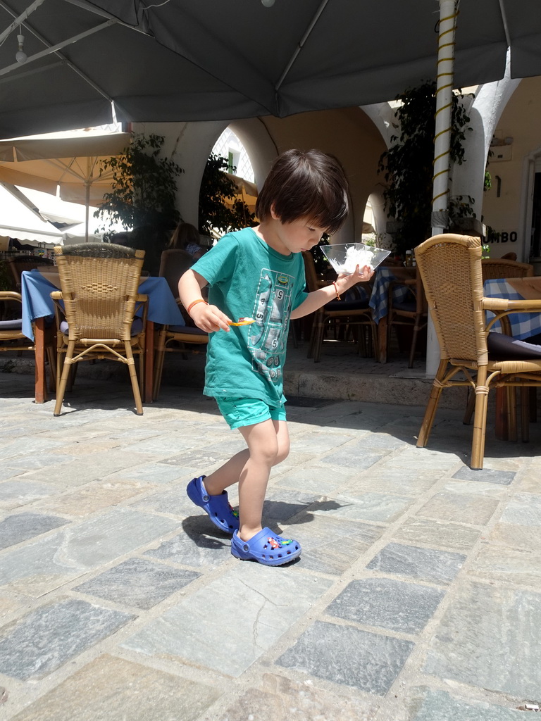 Max with an ice cream at the Antinavarchou Ippokratous Ioannidi street