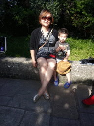 Miaomiao and Max at the parking lot of the Asclepeion at the Agiou Dimitriou street