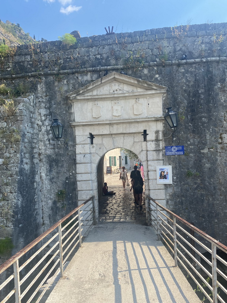 The Scurda Gat at the northern city walls, viewed from the Scurda Bridge over the Scruda river