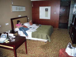 Miaomiao in our room in Kunming Empark Grand Hotel