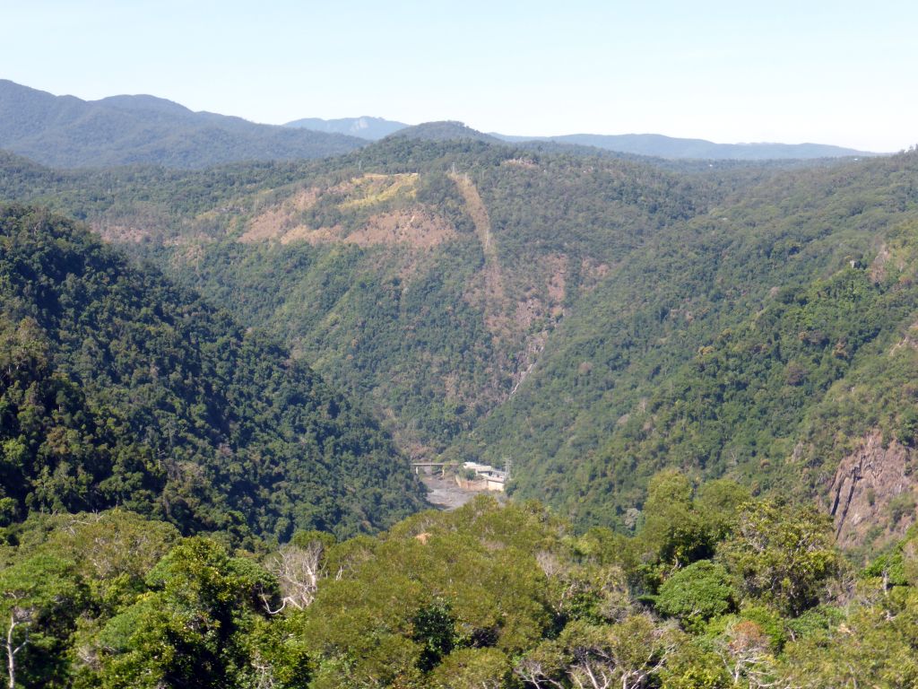 Lake at the top of the Barron Falls and surroundings, viewed from the Skyrail Rainforest Cableway gondola